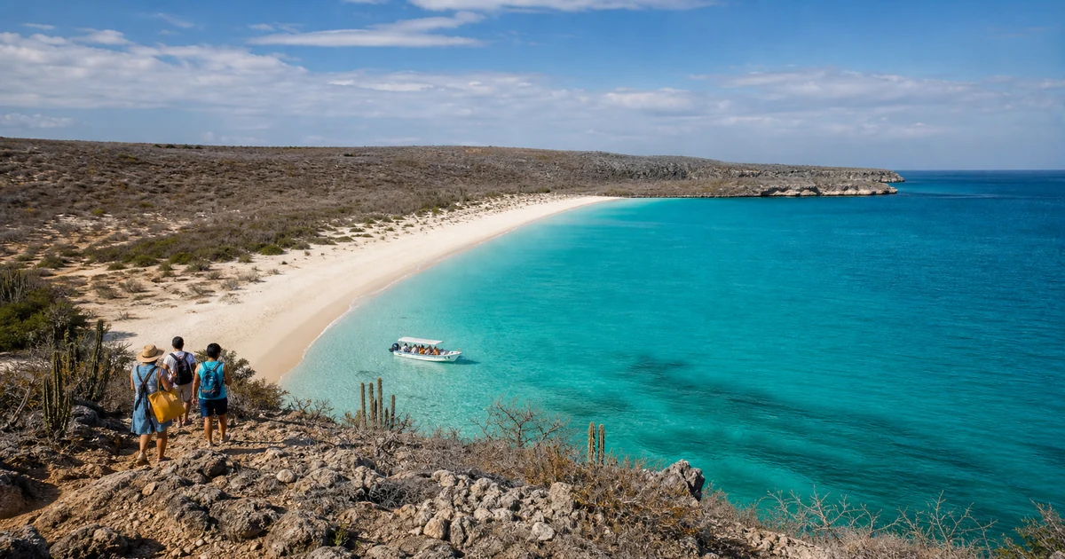 Bahía de las Águilas: how to get there, tours and best season in 2026